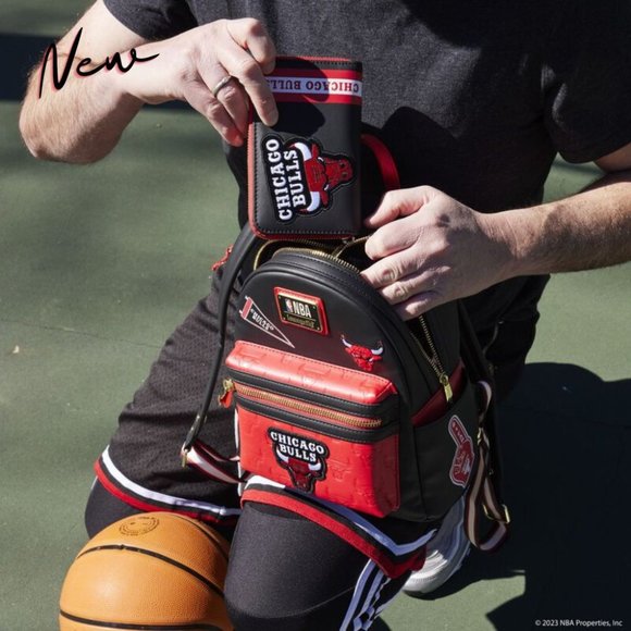 Loungefly - NBA Chicago Bulls Patch Icons Mini Backpack - Picture 2 of 7